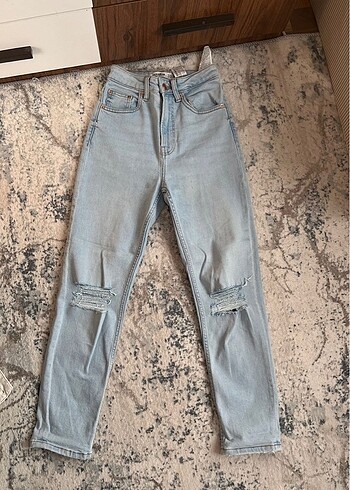 PULL&BEAR buz mavisi yırtık mom jean
