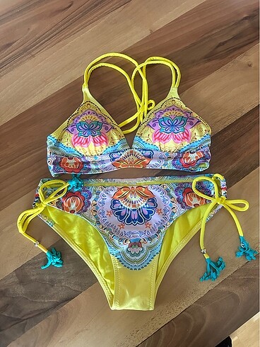 s Beden Penti desenli bikini takımı