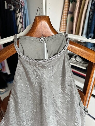 xs Beden Zara halter yaka midi elbise