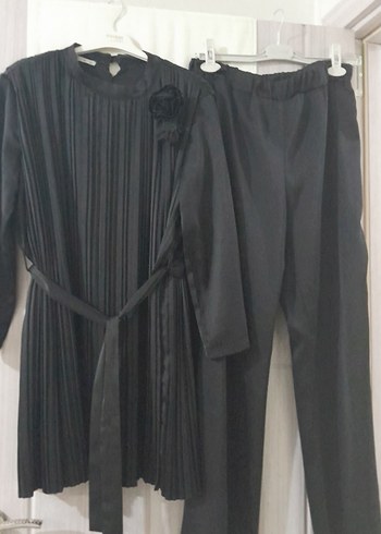 Kadın Siyah Pilili Uzun Takım - Görsel 3