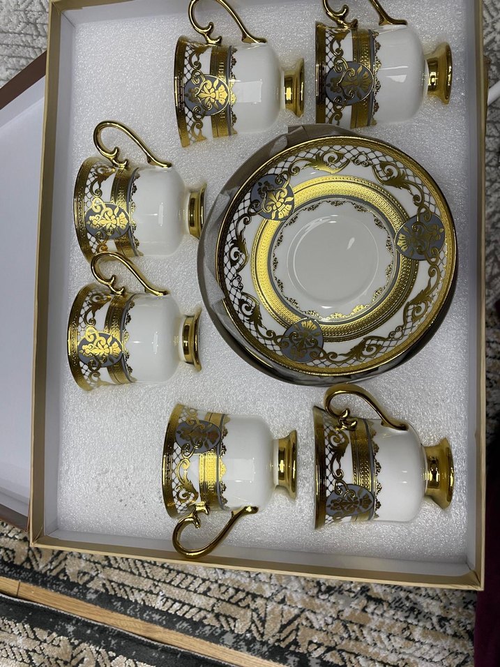 Beyaz ve Altın Detaylı Porselen Fincan Seti - Görsel 2