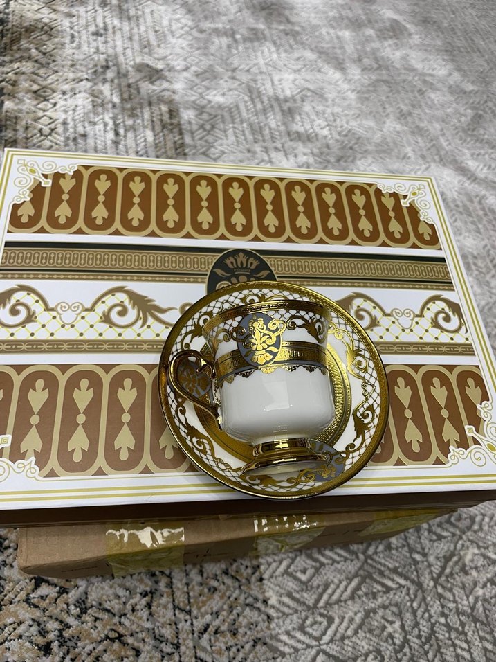 Beyaz ve Altın Detaylı Porselen Fincan Seti - Görsel 3