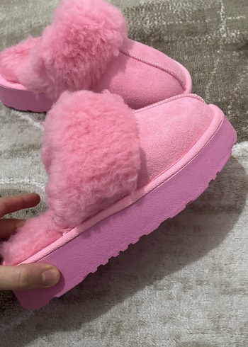 Pembe Kürklü Kadın Ev Terliği - Görsel 2