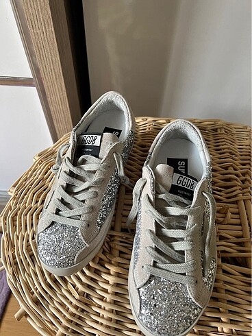 Golden Goose Deluxe Golden goose sneaker