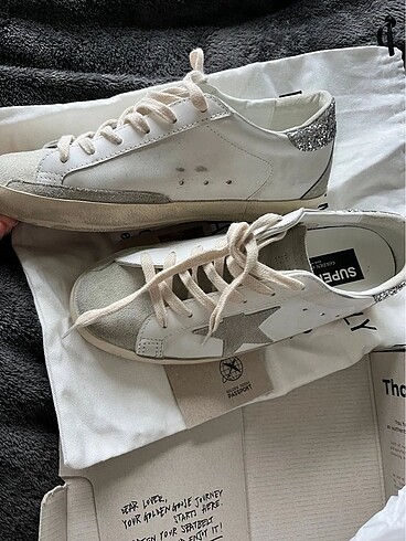 Golden Goose Deluxe Golden goose