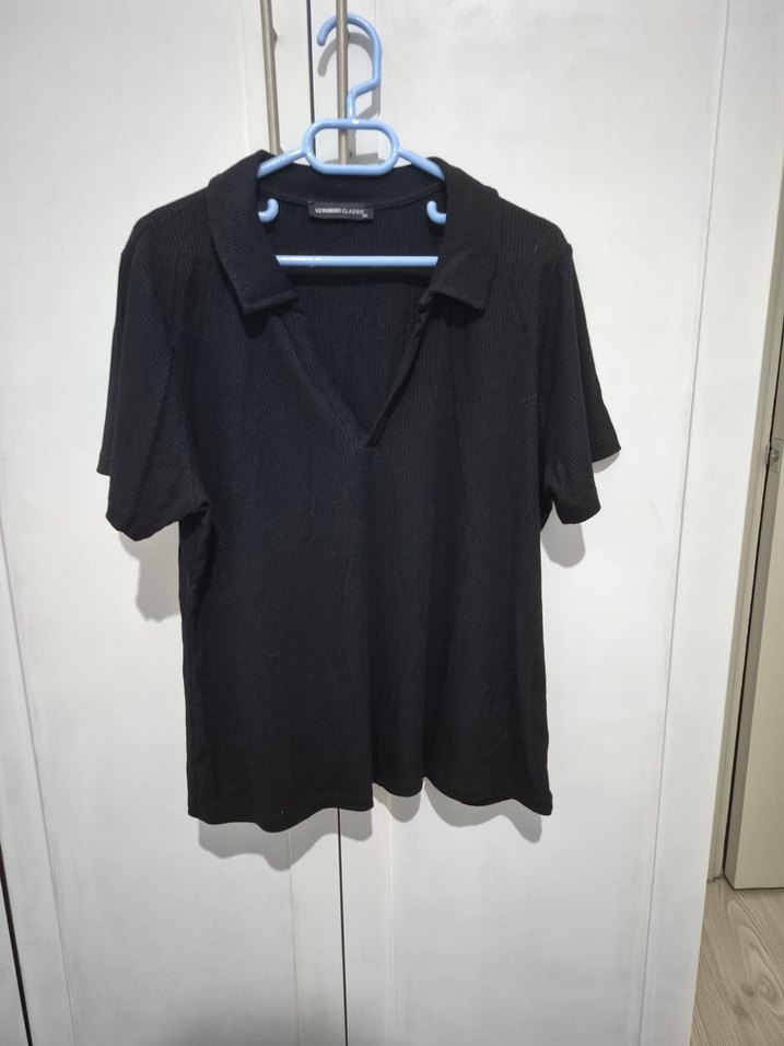 Siyah Kısa Kollu Polo Yaka Kadın Tişört - Görsel 2