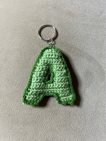 Amigurumi harf anahtarlık