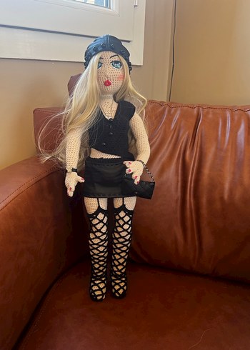 Siyah Deri Detaylı El Yapımı Bebek - Görsel 8