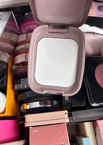 BBIA blurlayıcı efekt veren transparan pudra - Görsel 3