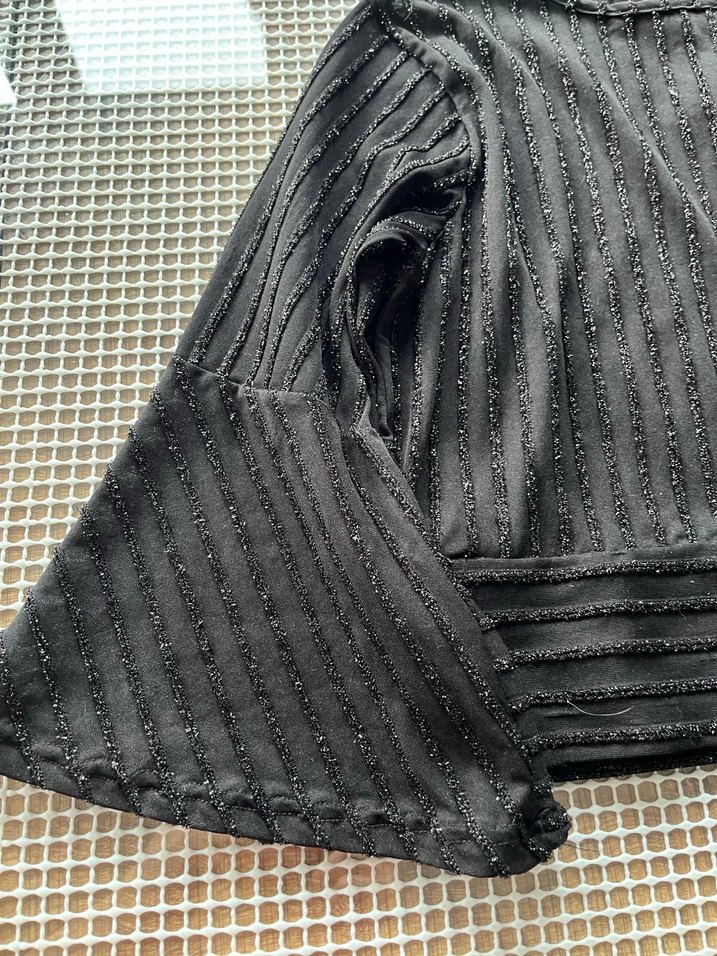 Uzun Kollu Siyah Piliseli Bluz - Görsel 3