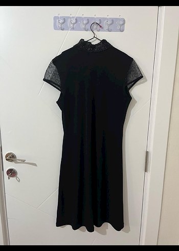 Yüksek Yakalı Siyah Gotik Midi Elbise - Görsel 3