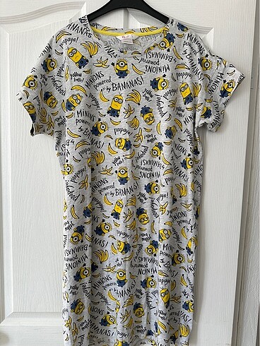 Minion sokak elbisesi