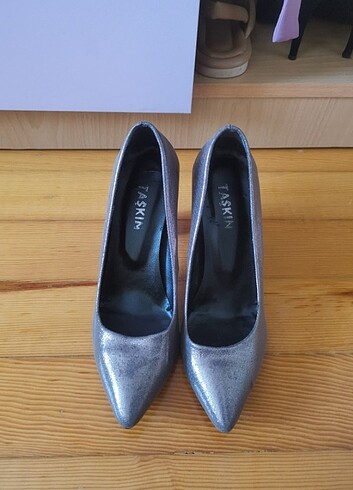 39 Beden simli gri stiletto 