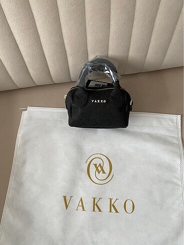 Vakko model siyah mini