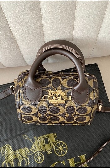 Coach mini
