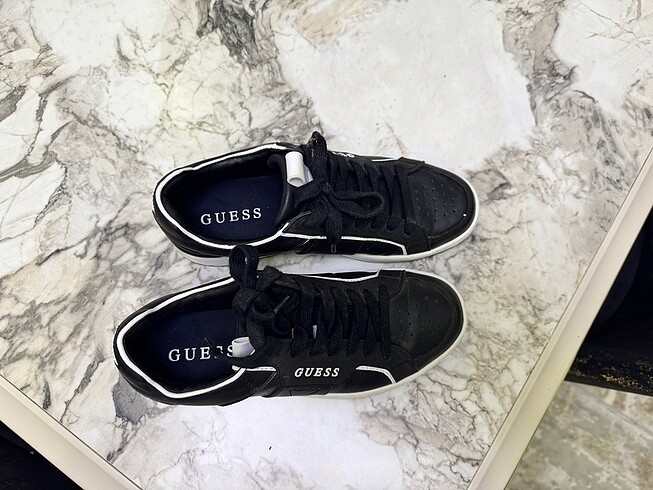 38 Beden GUESS SNEAKER