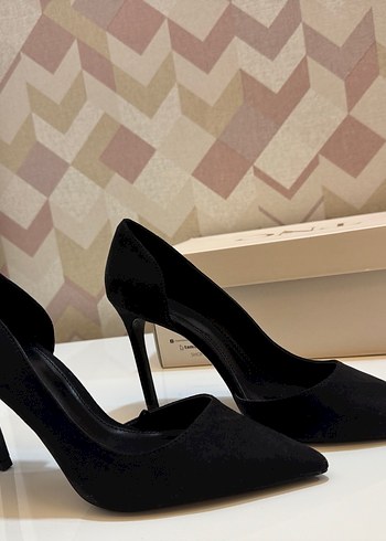 Siyah Süet Stiletto Topuklu Kadın Ayakkabı - Görsel 2