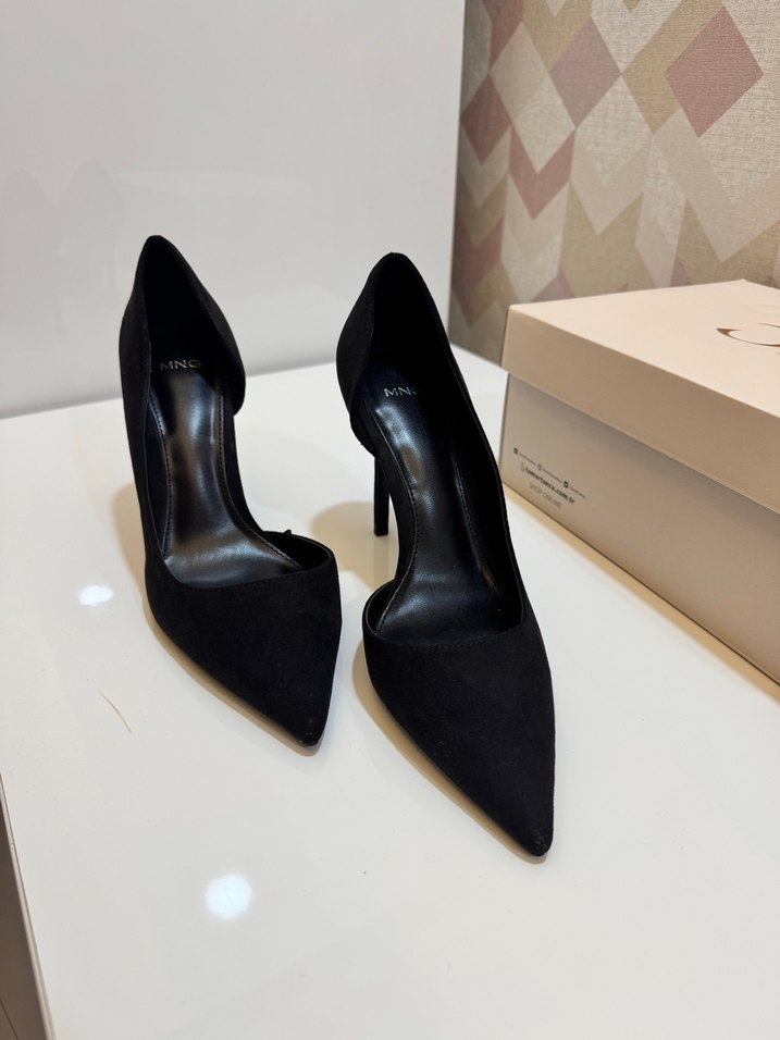 Siyah Süet Stiletto Topuklu Kadın Ayakkabı - Görsel 3