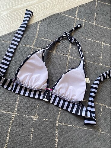 38 Beden Bikini üstü