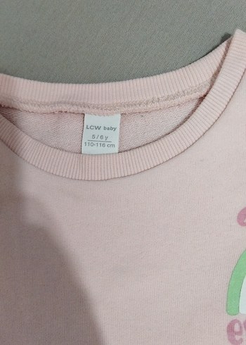 LCW kız çocuk 5 6 yaş sweatshirt ve tayt - Görsel 3