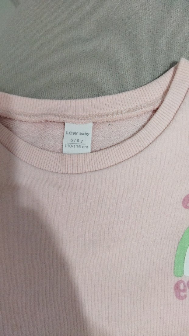 LCW kız çocuk 5 6 yaş sweatshirt ve tayt - Görsel 3