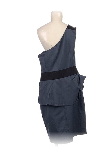 38 Beden PreLoved Kısa Elbise %70 İndirimli.