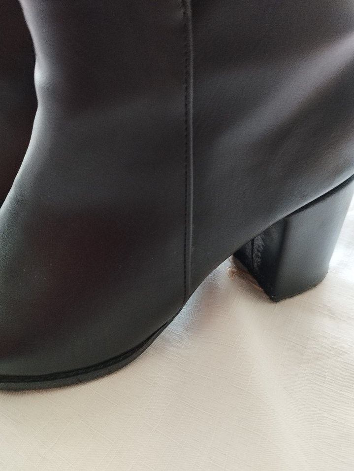 Kadın Siyah Deri Dizüstü Topuklu Bot - Görsel 3