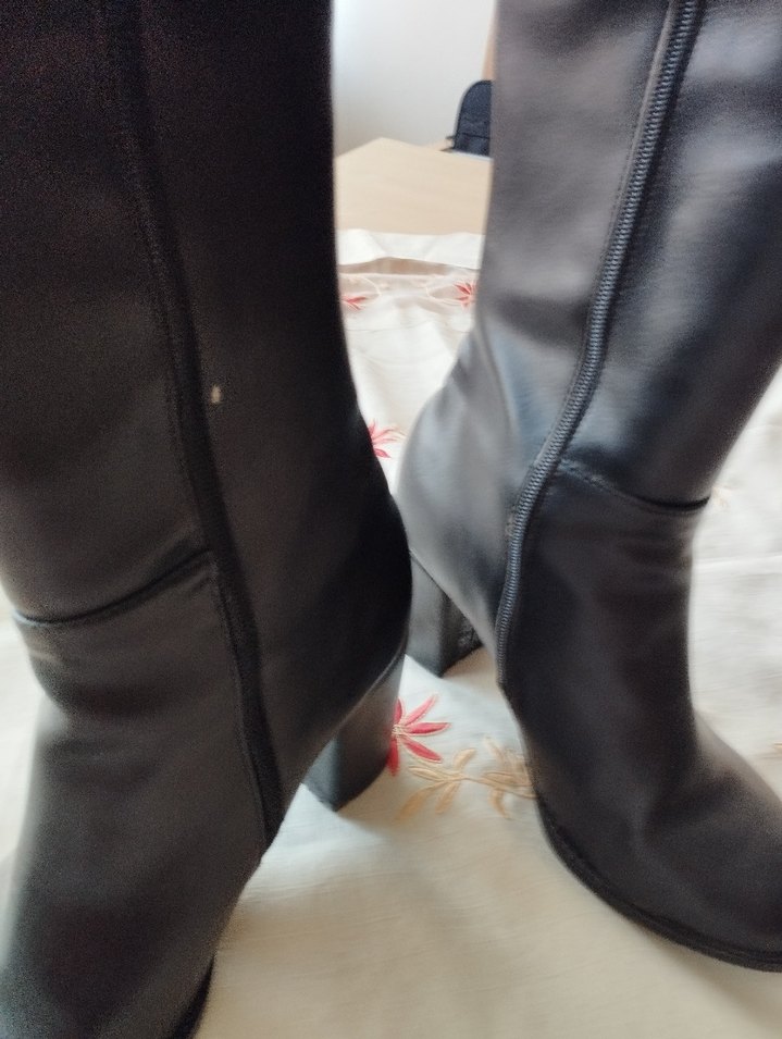 Kadın Siyah Deri Dizüstü Topuklu Bot - Görsel 2