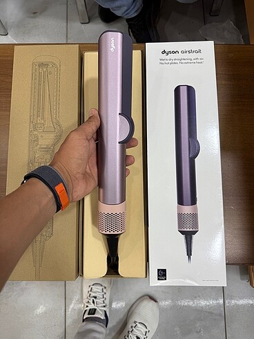 Dyson Airstrait saç düzleştirici