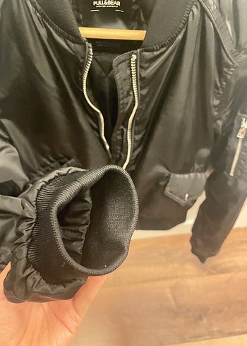 Pull and Bear Deri Siyah Fermuarlı Kadın Ceket pullu and bear