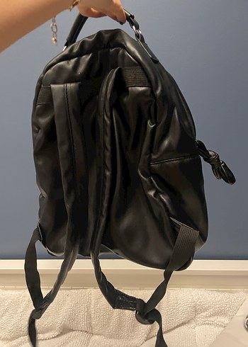 Kadın Siyah Deri Sade Sırt Çantası - Görsel 2