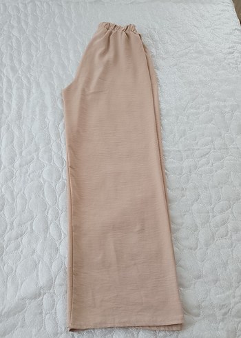 Bej Kadın Pantolon iç belli ediyor - Görsel 3