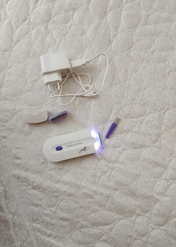 Beyaz Işıklı Epilatör ve Şarj Kablosu - Görsel 3