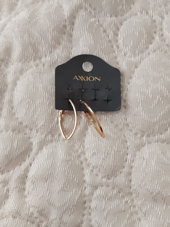 Altın Renk Mini Tokalı Küpe hiç kullanılmadı - Görsel 3