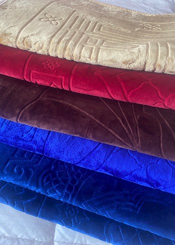  Nakışlı Lacivert peluş isimliSeccade