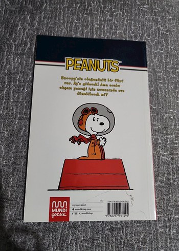 Peanuts Snoopy Ay'a Giden İlk Köpek Kitabı