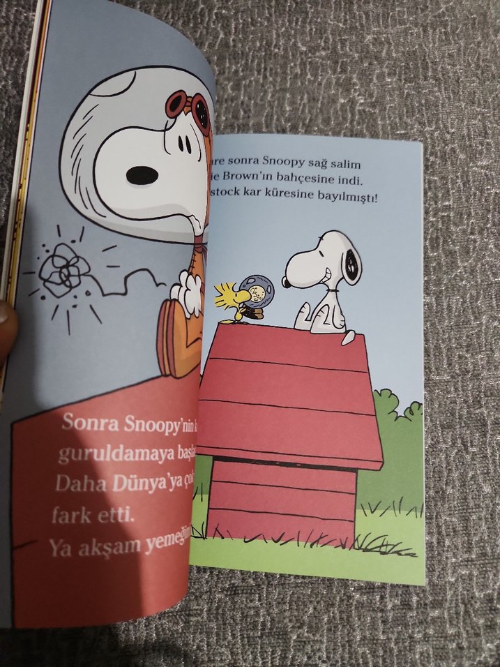 Peanuts Snoopy Ay'a Giden İlk Köpek Kitabı - Görsel 3