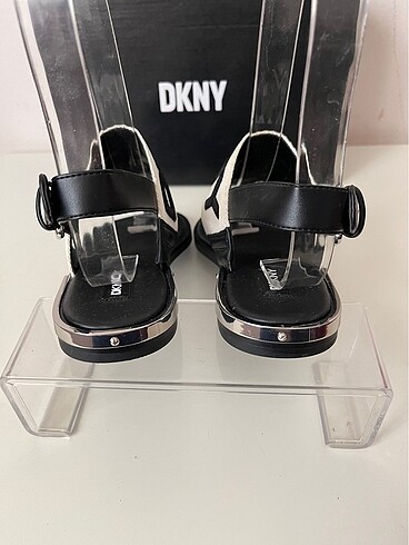 37 Beden siyah Renk DKNY sandalet