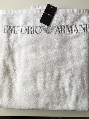 Emporio Armani plaj havlusu