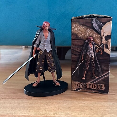 Beden ONE PIECE SHANKS 18 CM KUTULU