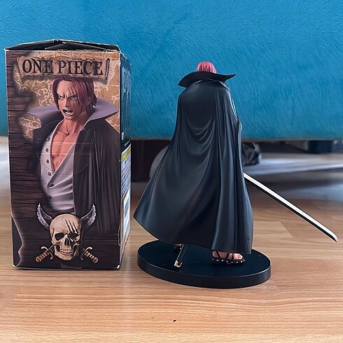 ONE PIECE SHANKS 18 CM KUTULU