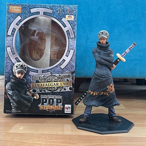 ONE PIECE LAW MEGAHOUSE 26 CM KUTULU