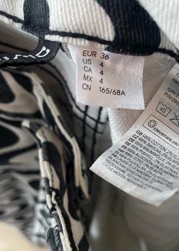 Kadın Gri Zebra Desenli Piliseli Kumaş Pantolon - Görsel 2