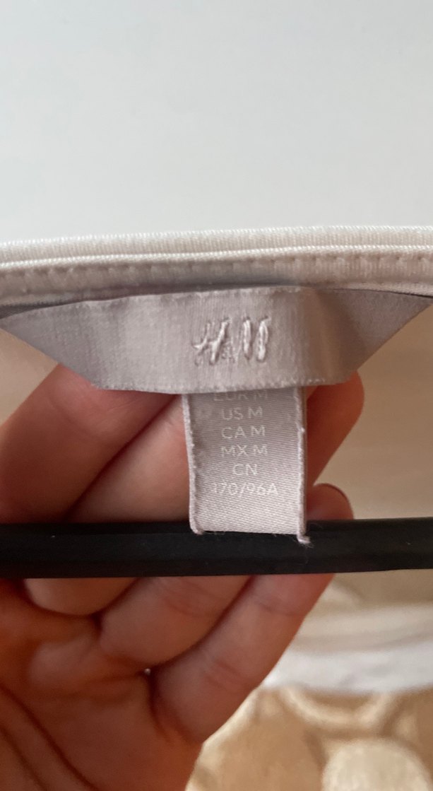 Uzun Kollu V Yakalı Beyaz Keten Bluz - Görsel 2