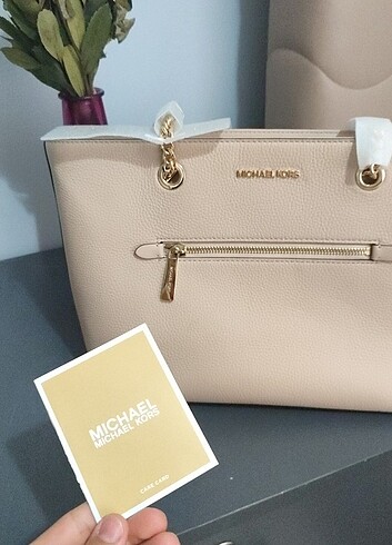 Micheal kors orijinal ürün çanta sıfır kullanilmamais etiketin u