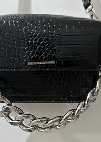Bershka siyah zincir detaylı çanta. - Görsel 2