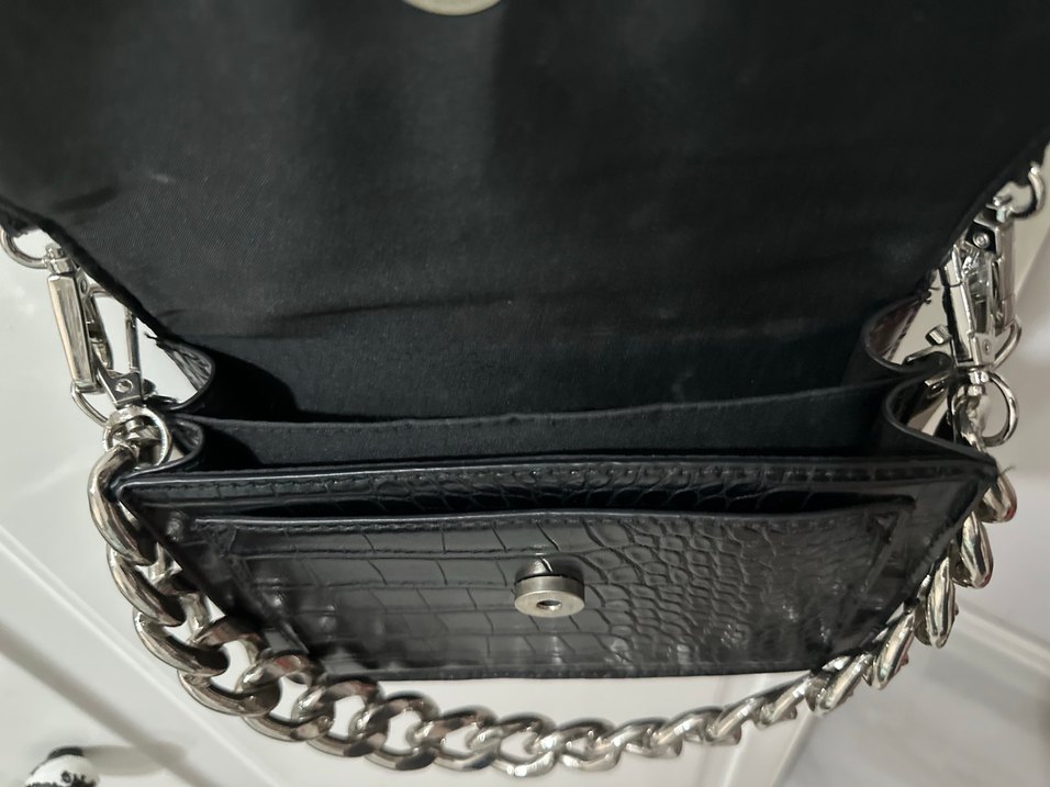 Bershka siyah zincir detaylı çanta. - Görsel 4