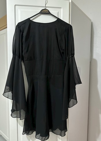 Tül kollu düğme görünümlü gotik elbise - Görsel 3