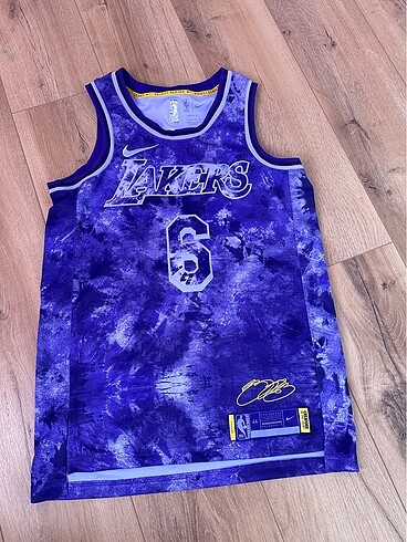 Lebron james lakers forma