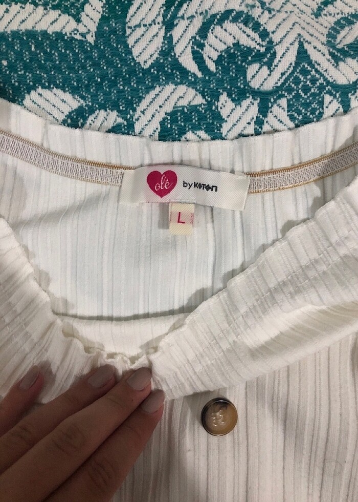 Beyaz Düşük Omuzlu Bluz - Görsel 3